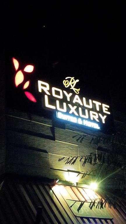 Royaute Luxury Suites And Hotel Gulberg Lahor Kültér fotó